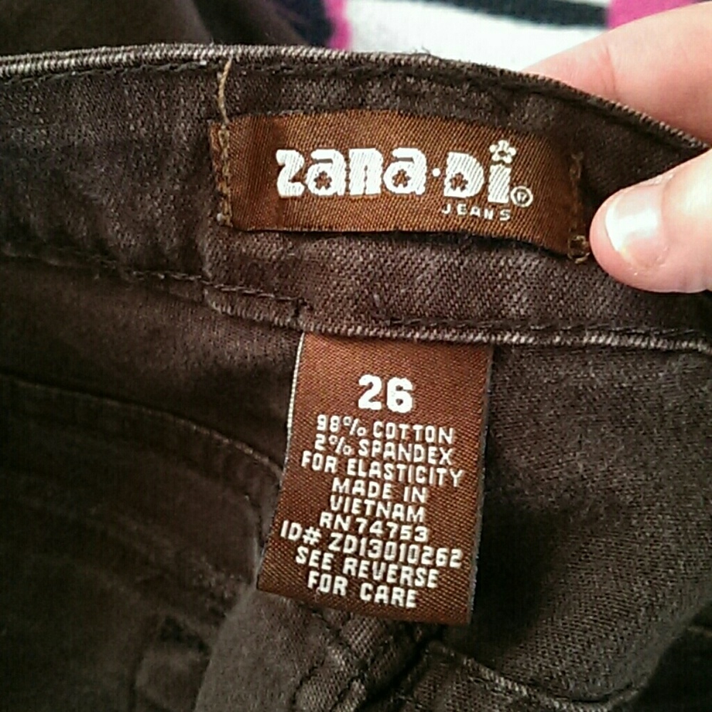 26 Brown Jeans